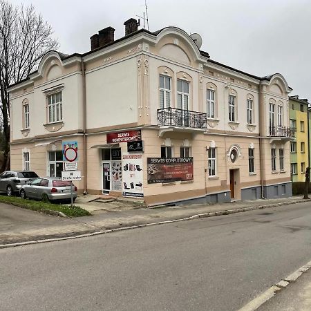 Apartament Z Jacuzzi W Centrum Sanoka Exterior photo