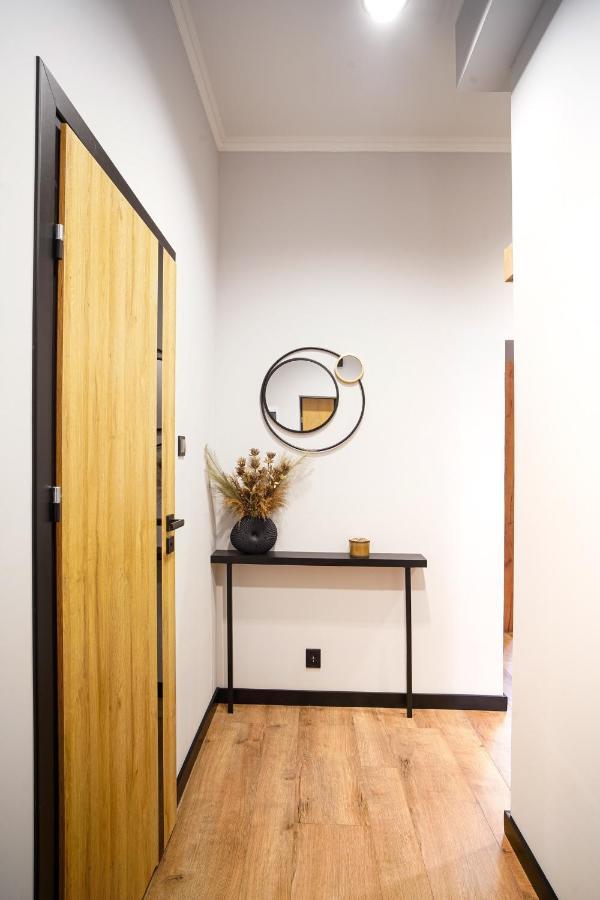 Apartament Z Jacuzzi W Centrum Sanoka Exterior photo